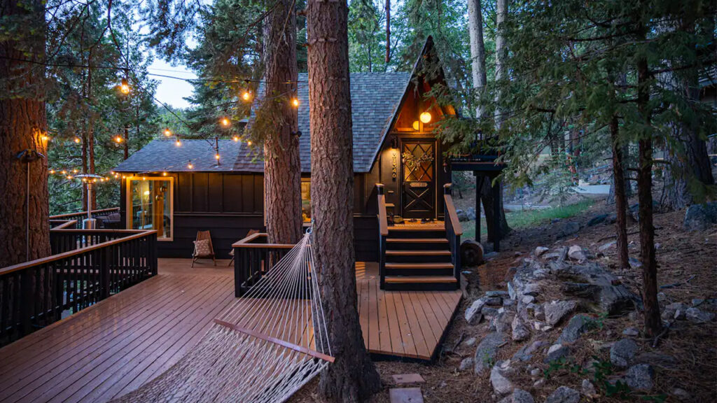 Airbnb-Lightfoot-Cabin-in-California