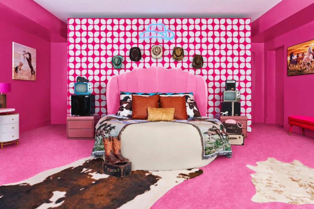 Ken's bedroom in Barbie Mansion on Airbnb