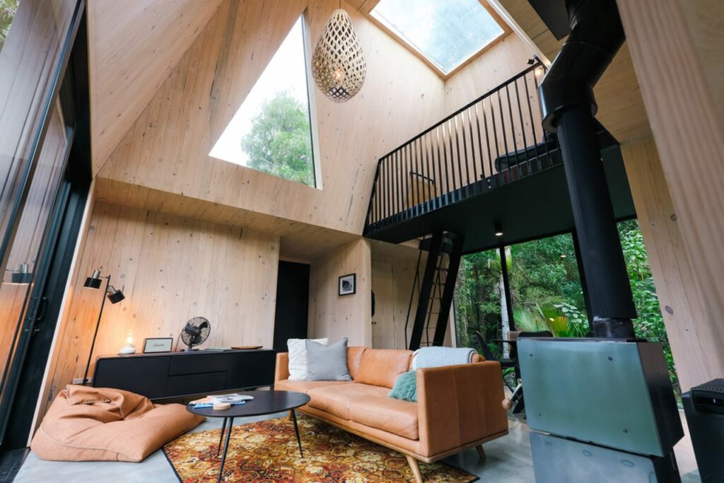 Cabin-in-the-Woods-Into-an-Architectural-Masterpiece-Interior-1