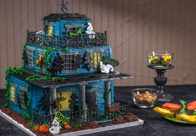 multi story haunted house cake halloween 