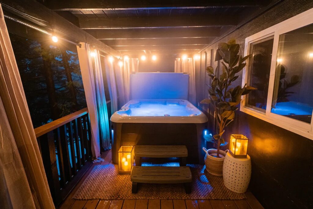 Hot tub Lightfoot Cabin