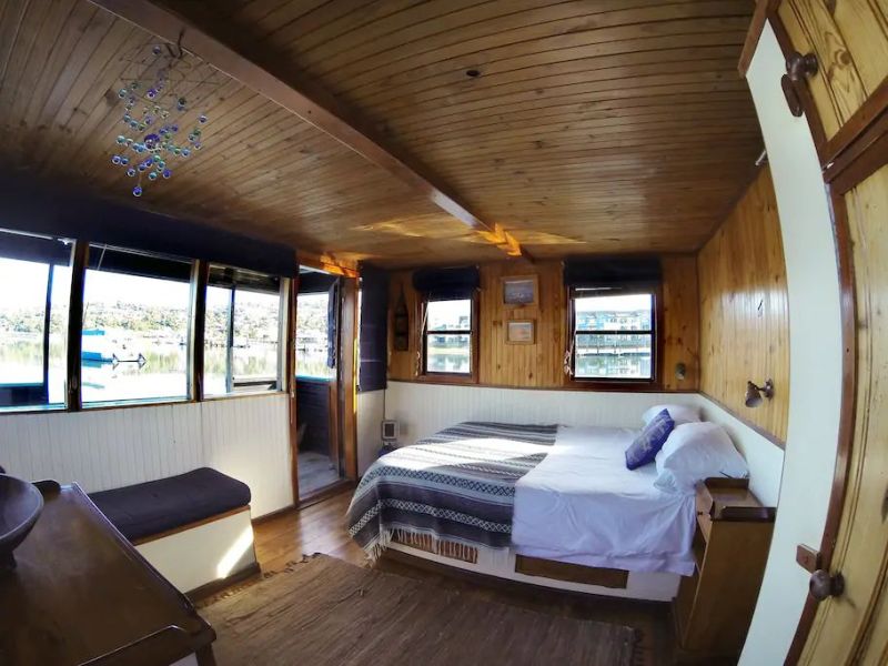 Houseboat Myrtle airbnb rental in Knysna Lagoon, South Africa